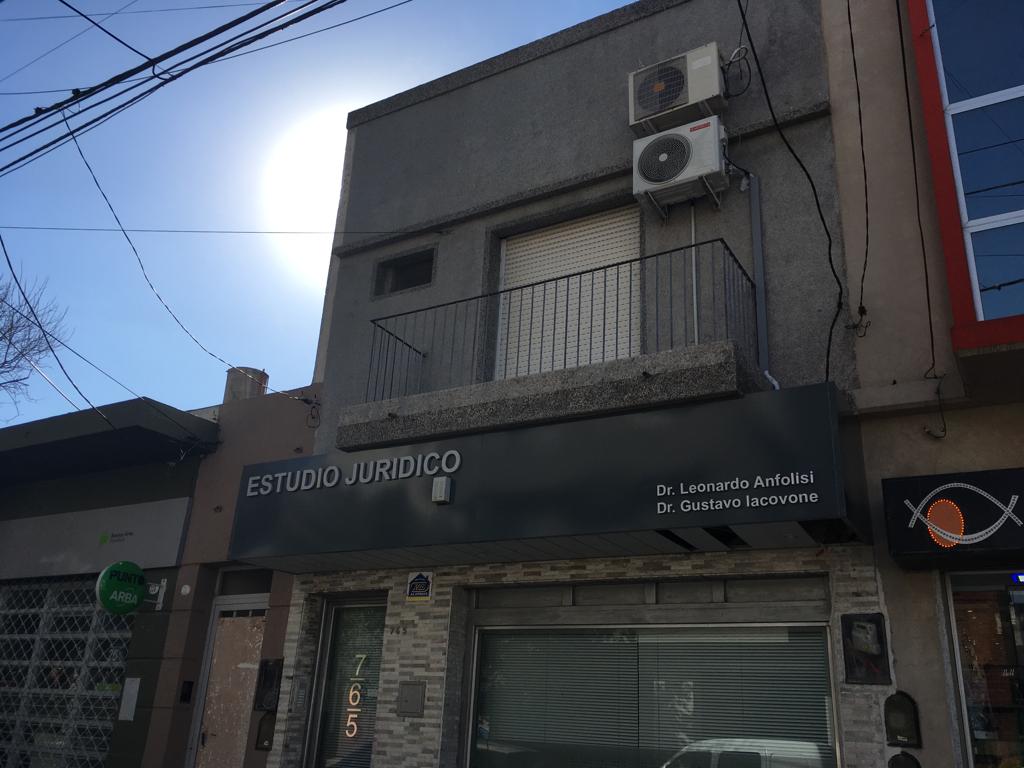 Hipolito Yrigoyen 765 Planta Alta D2