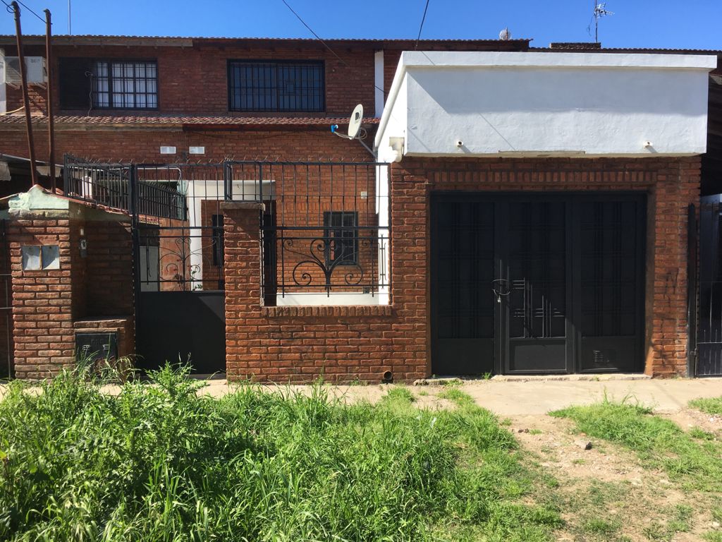 Calle 44 casa 53 barrio VIZA