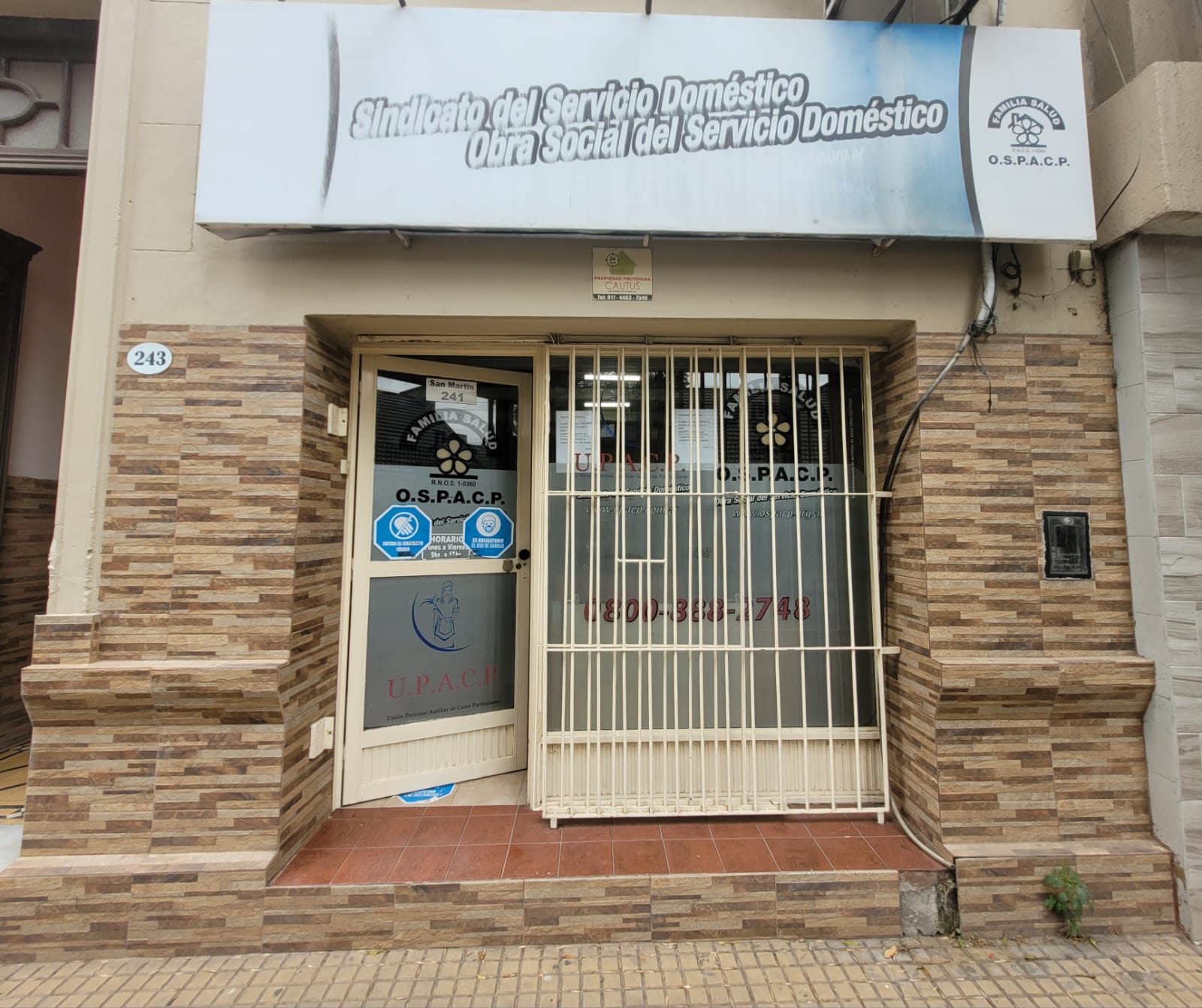 San Martin 241